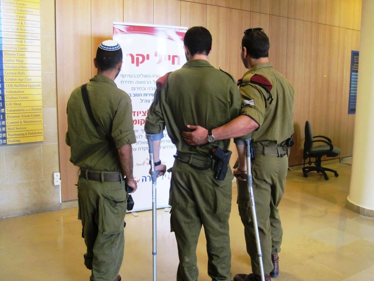 חייל נהנה מהסיוע ביד שרה