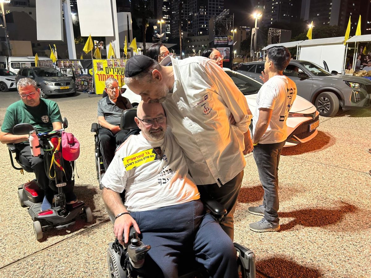 טל קופרשטיין עם ירון נהג הנכונית