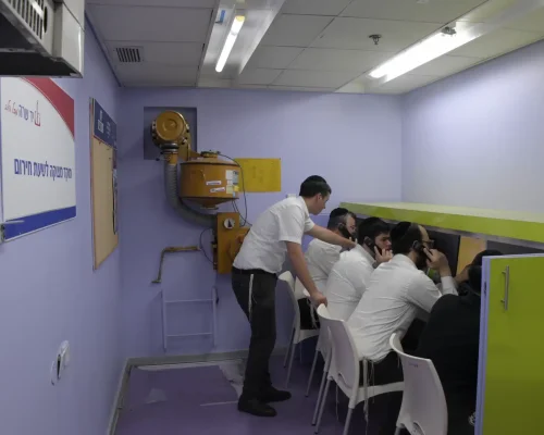 מוקד מצוקה יד שרה ממשיך לפעול במלחמה בממ"ד
